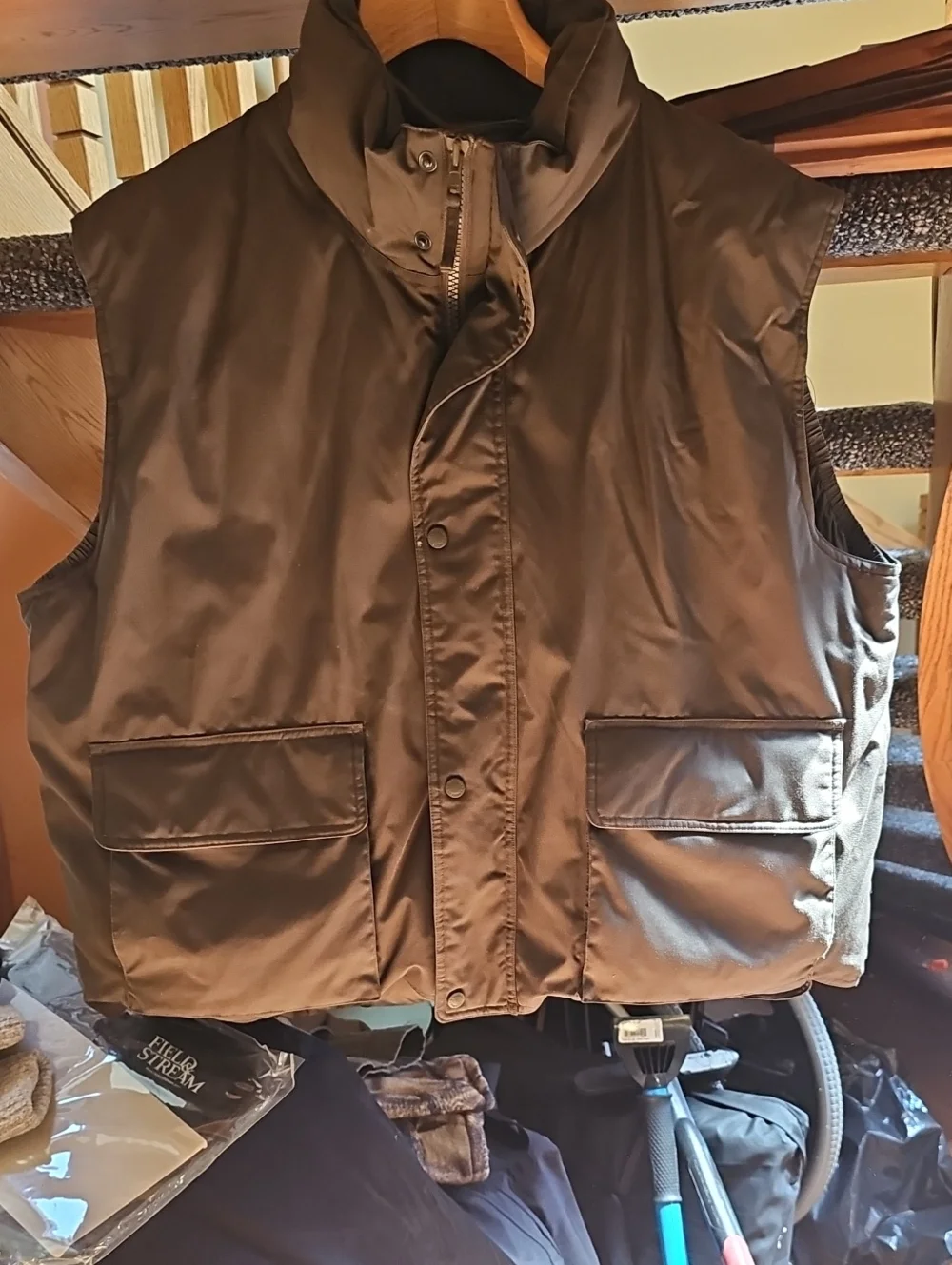 Cabela's Brown Men's Insulated Puffer Vest
